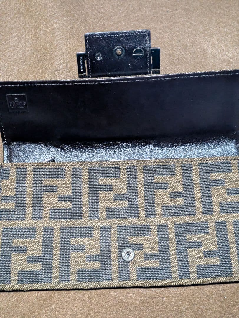 FENDI フェンディ ズッカ ブラウン 二つ折り長財布