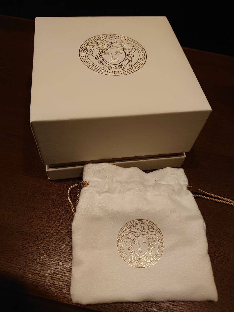 d*i様 値下　VERSACE ヴェルサーチ 腕時計 レザーバンド 替え付き　銀