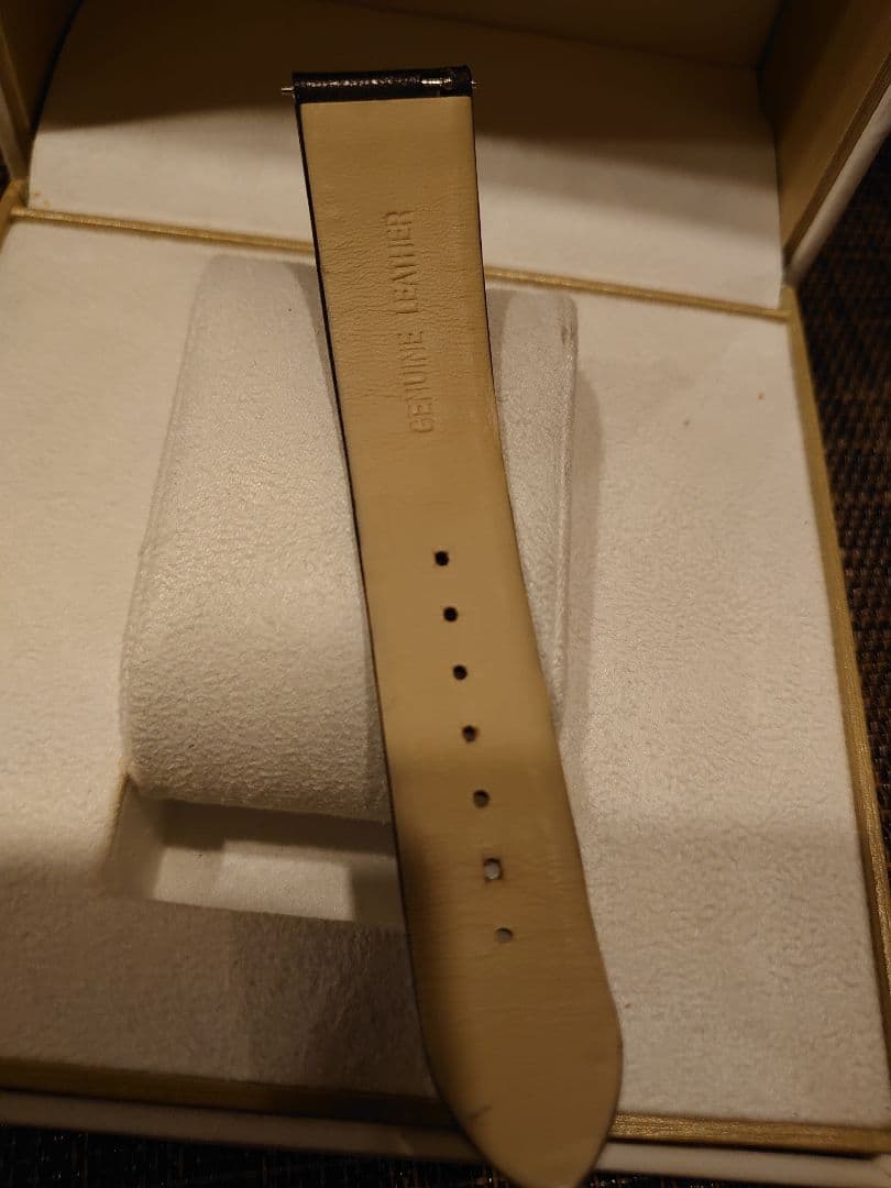 d*i様 値下　VERSACE ヴェルサーチ 腕時計 レザーバンド 替え付き　銀