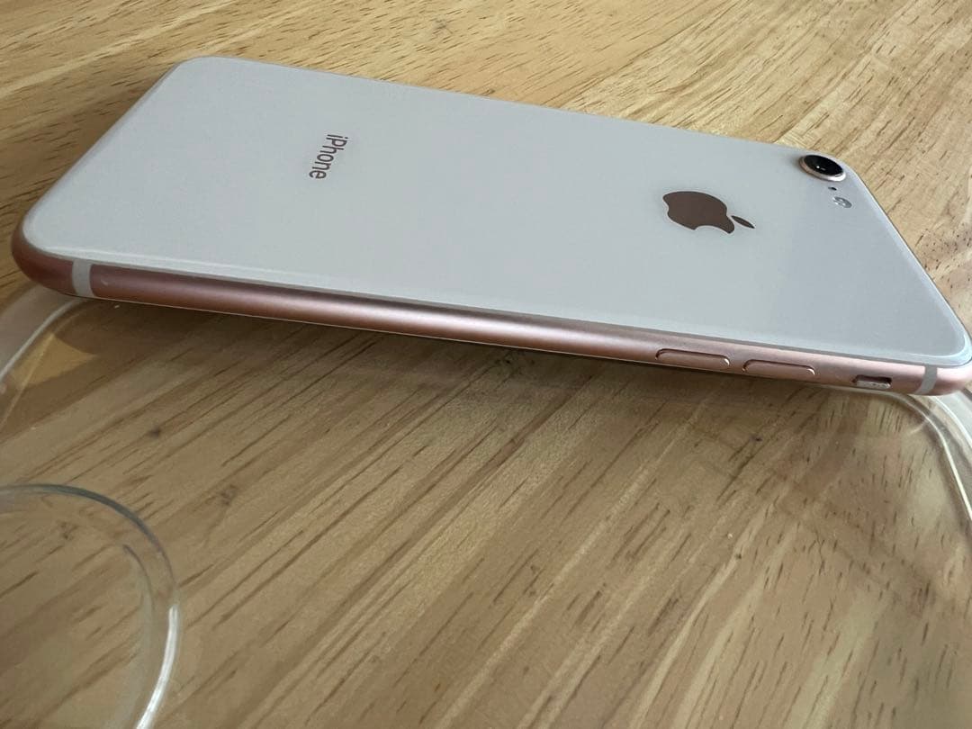 【中古品】Apple iPhone 8 ローズゴールド 本体のみ