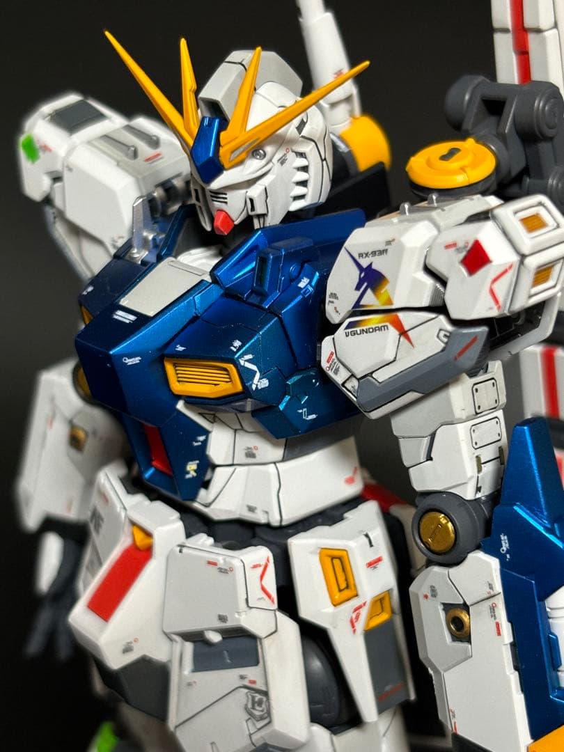 全塗装完成品　RG 1/144 RX-93ff νガンダム（ニューガンダム）
