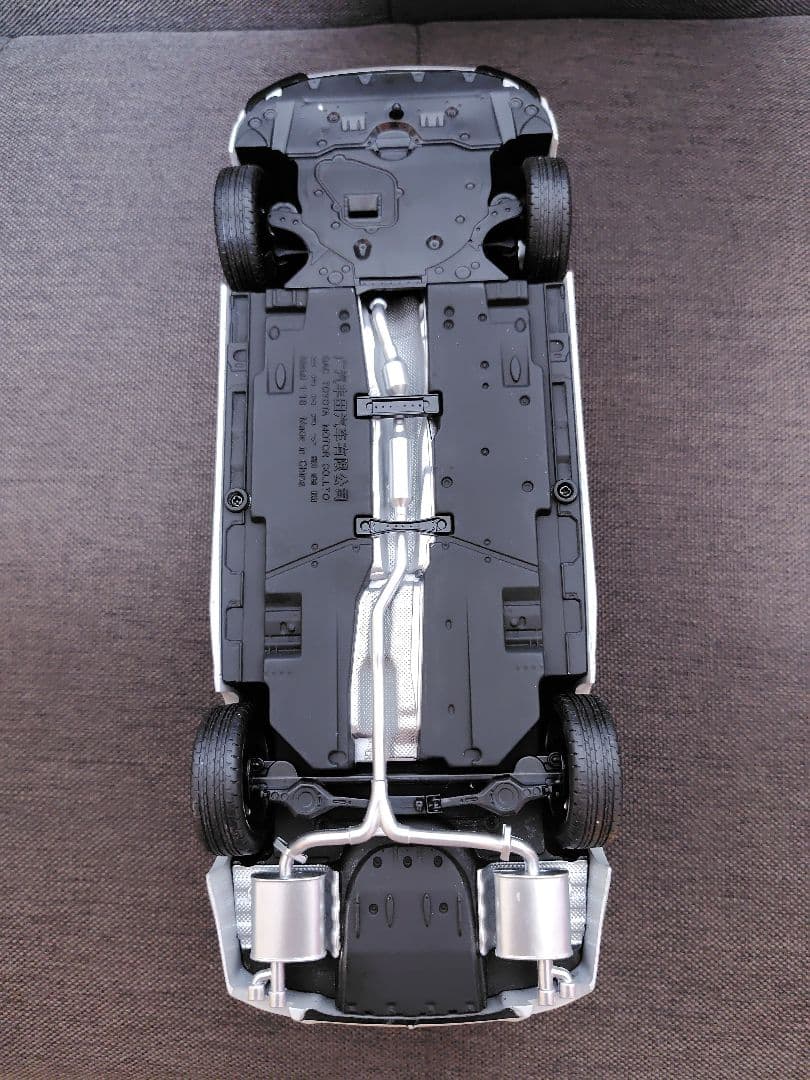 やっしー　トヨタ　カムリ 　70系　1/18　ミニカー　模型
