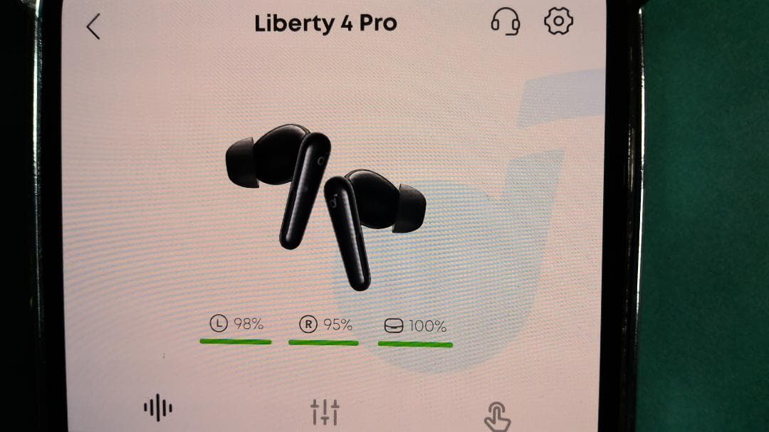 Liberty 4 Pro ワイヤレスヘッドホン ブラック