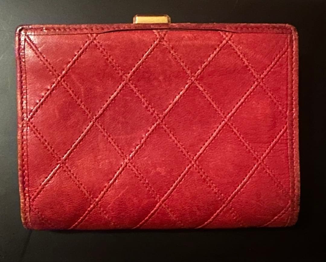 CHANEL 二つ折り財布 赤