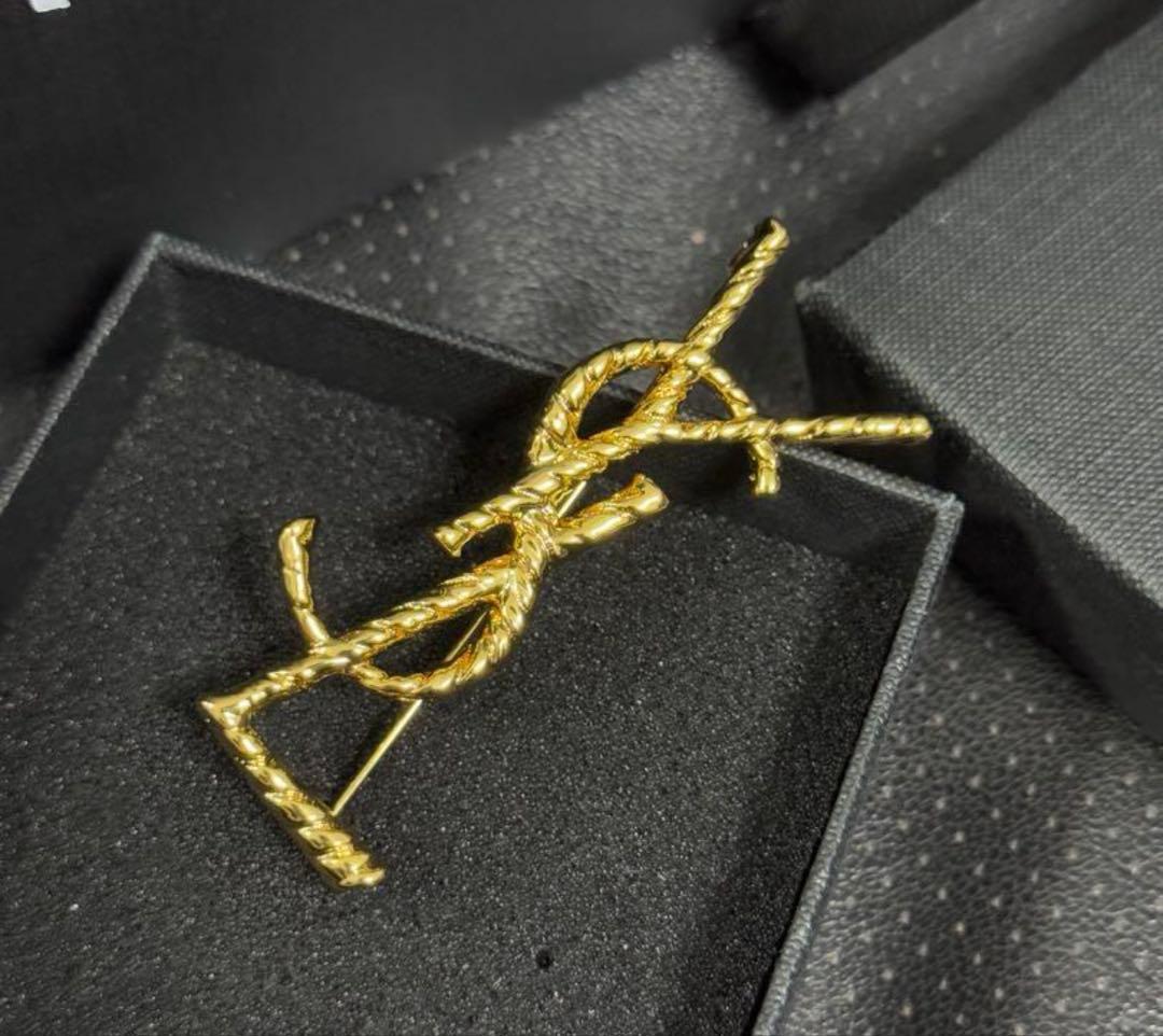 【✨新品未使用品✨】Yves Saint Laurent ゴールドブローチ