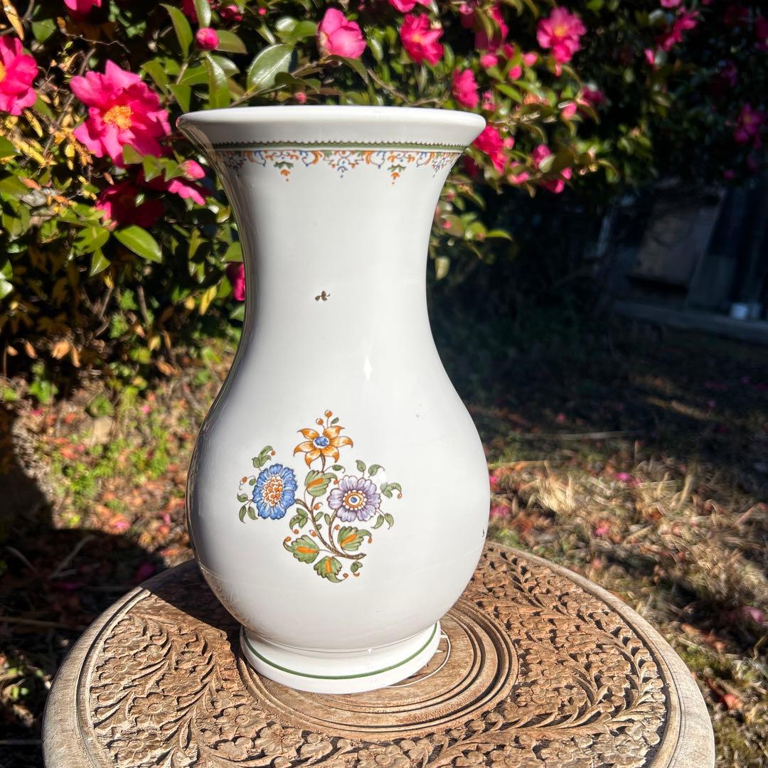 フランス製 ムスティエ（Moustiers）手描き 花模様 蝶々 陶器 花瓶