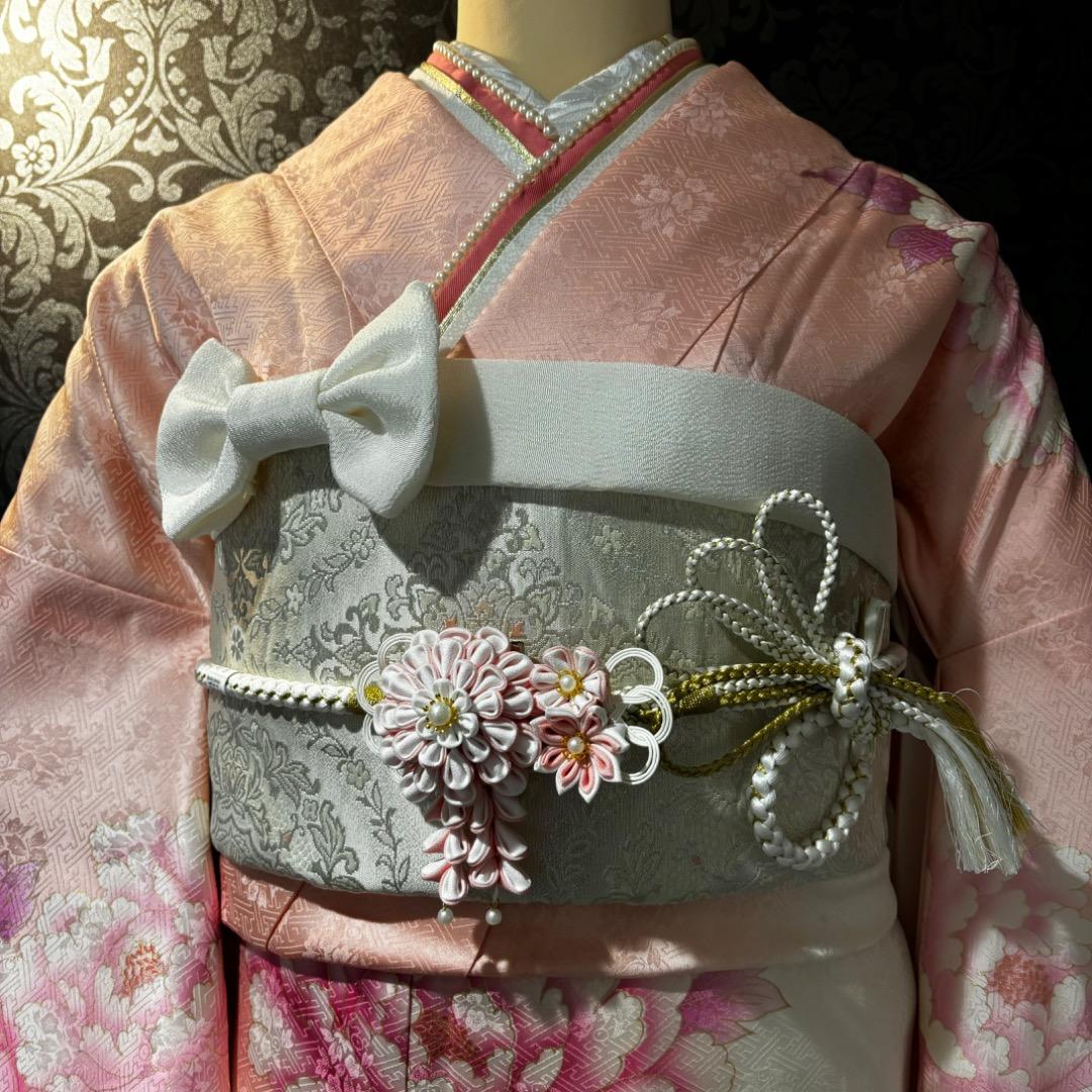 美品　地紋　染分け　豪華刺繍　牡丹　逸品　振袖　フルセット 振り袖