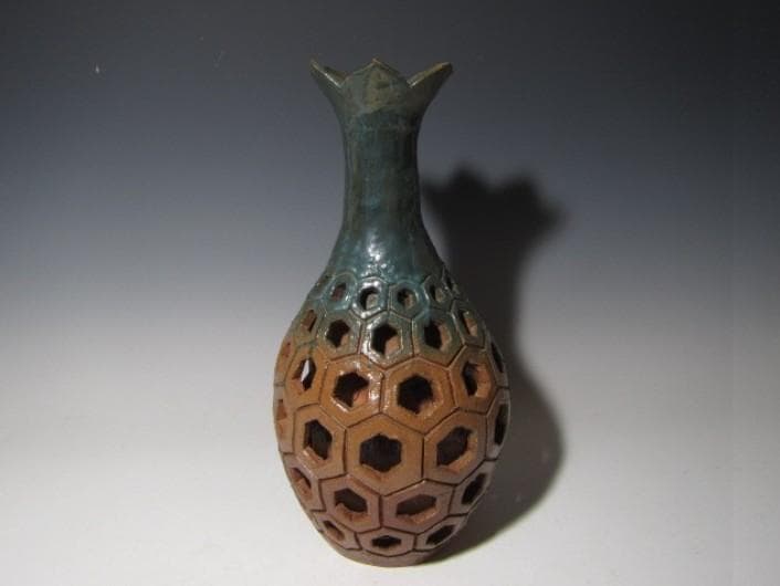 ○梅田明夫 透かし彫り亀甲壷 作品集「楓」付 全高40.5ｃｍ k447