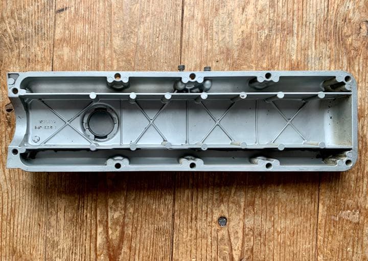 ☆【ボルボ】240 タペットカバー・カムカバー・フィラーキャップ・塗装剥離済み