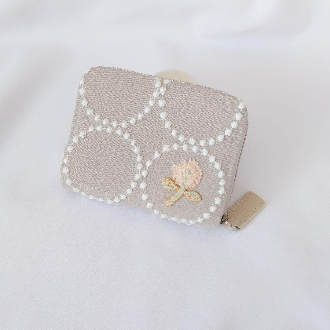 【minmin】タンバリン ベージュ じゃばらミニ財布 ミナペルホネン