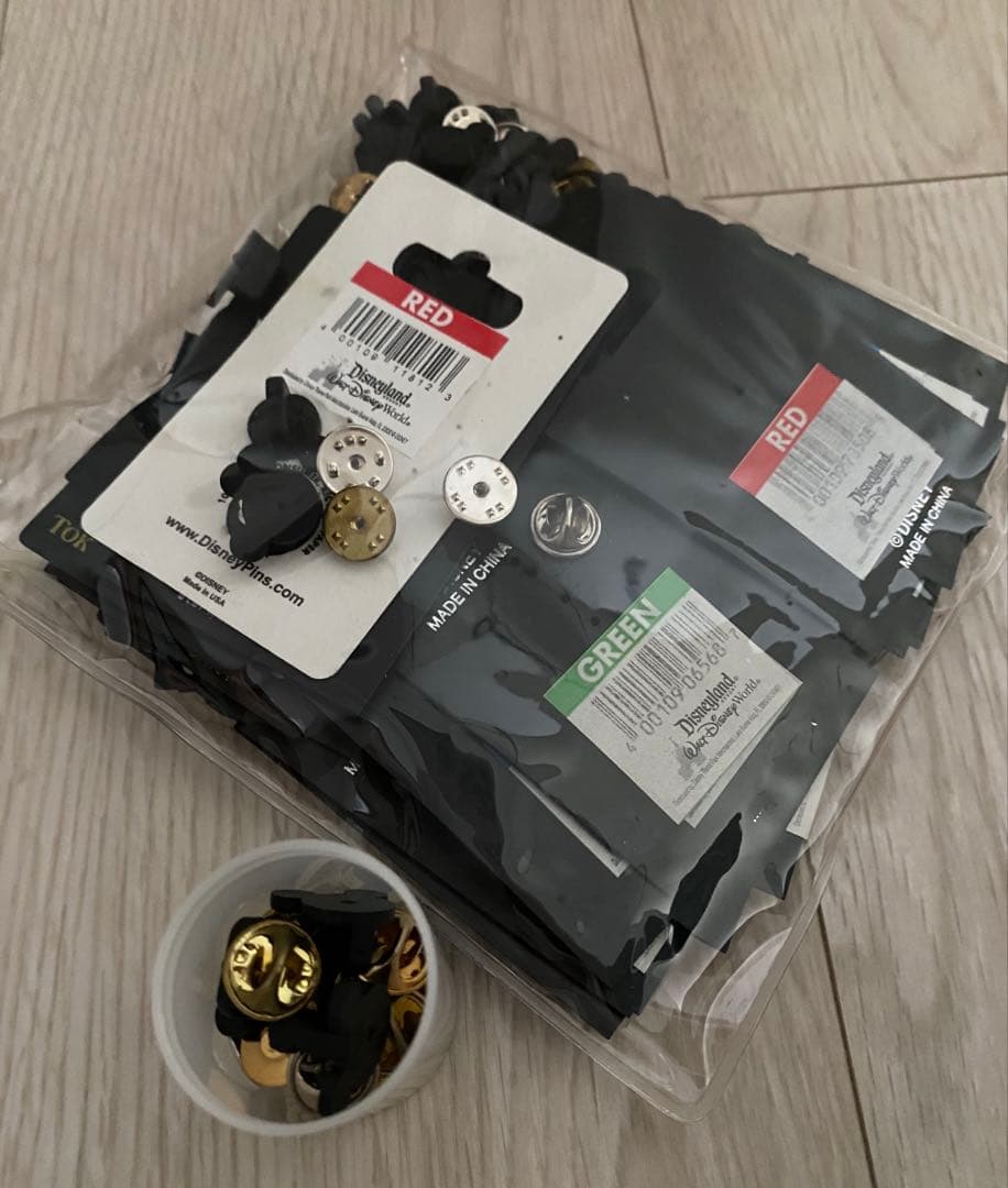 ディズニー　ピンバッジ　缶バッジ　約200個　まとめ売り　ピン