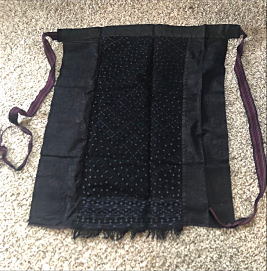 セミアンティーク？ミャオ族の前掛け