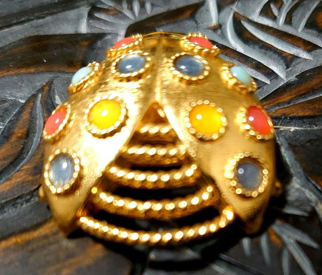 レア ヴィンテージ trifari トリファリ ゴールド てんとう虫 ブローチ