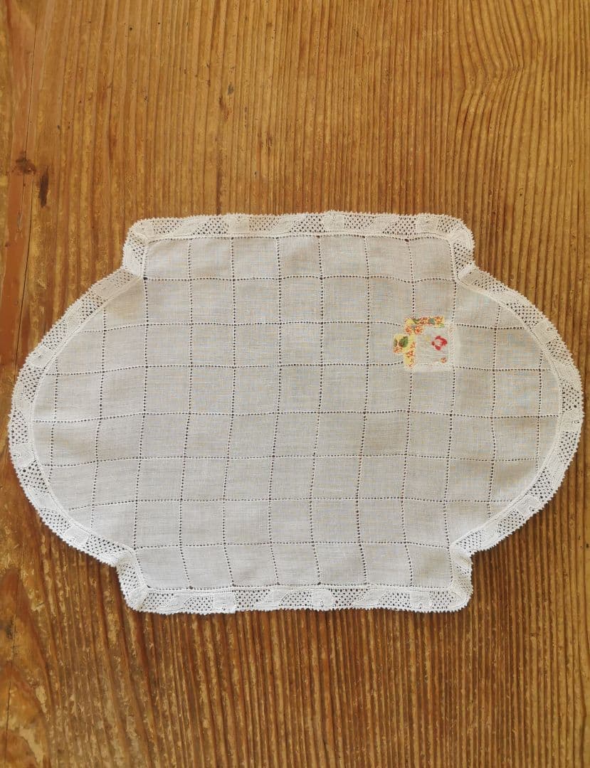 アンティーク ベルギーフランダースボビンレーストリム ドローンワーク変形ドイリー