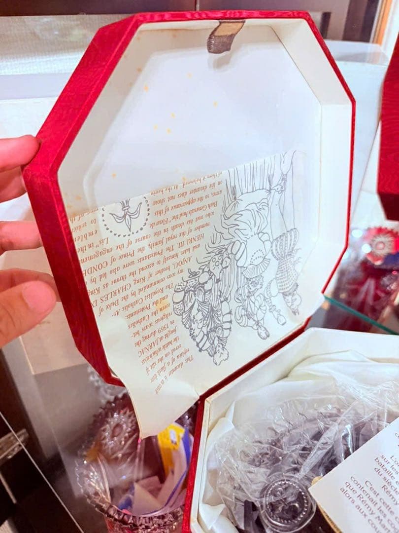 REMY MARTIN Louis XIII Cognac 赤い八角形パッケージ