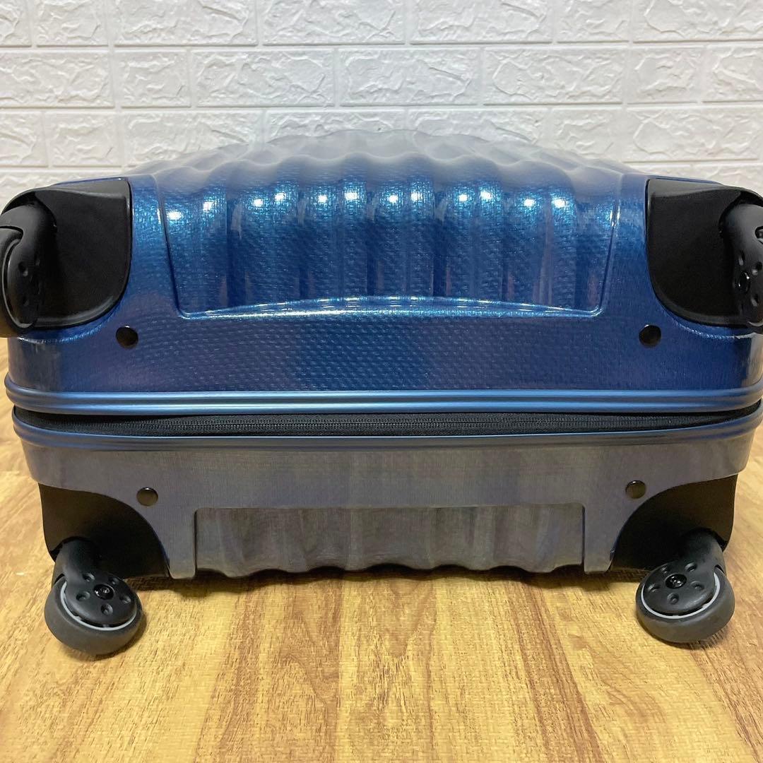 美品】コスモライトスピナー 68/2　68L スーツケース　旅行　キャリーケース
