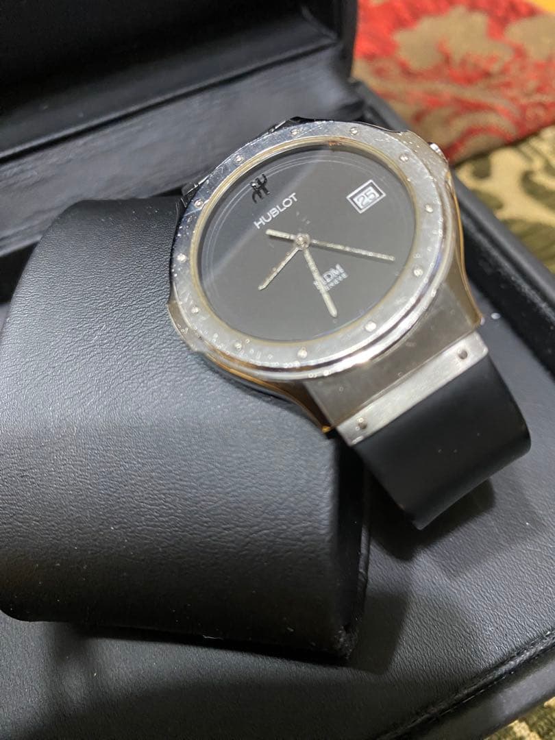 カ*ィ様 Hublot クラシック　ブラックラバーベルト 時計