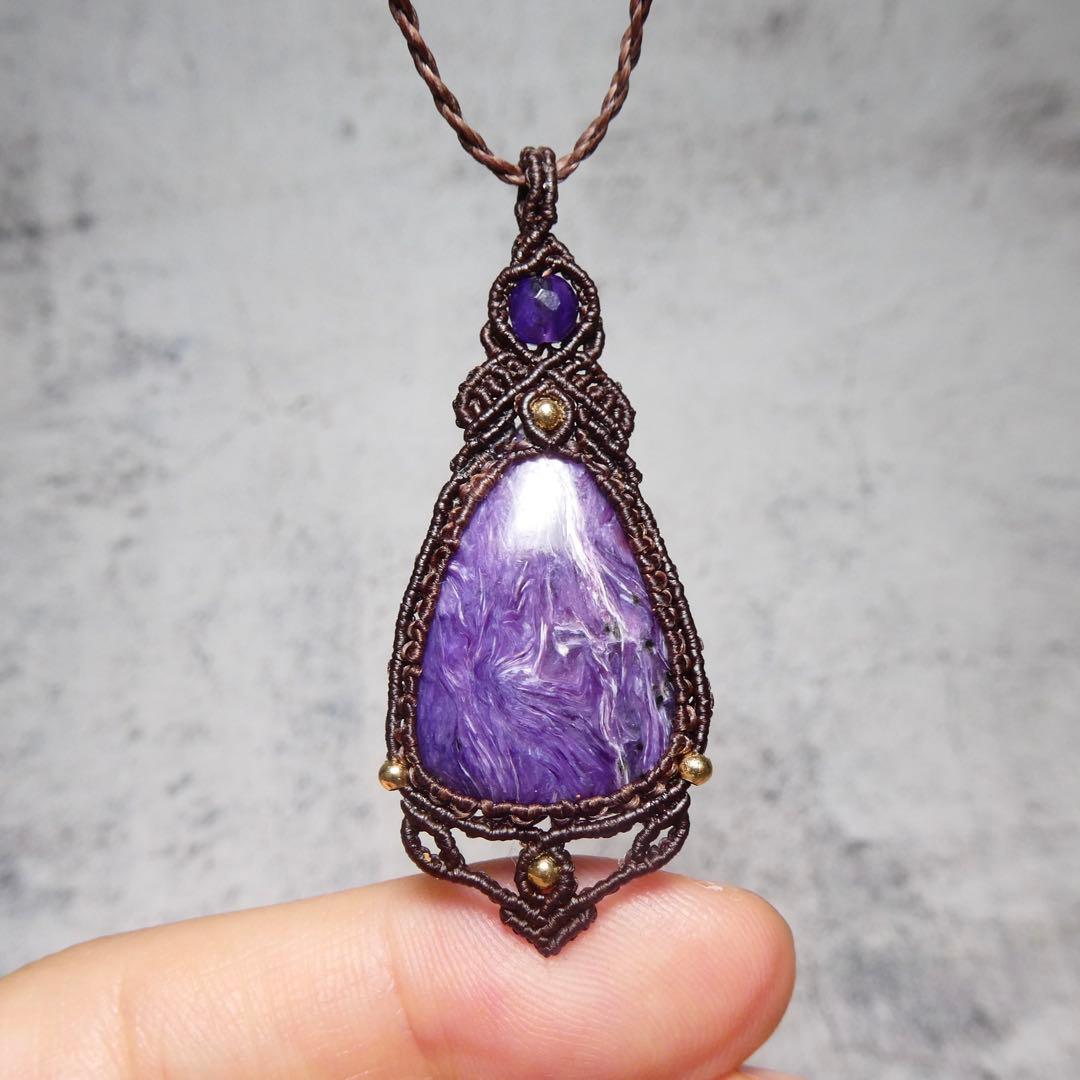 チャロアイトのマクラメネックレス