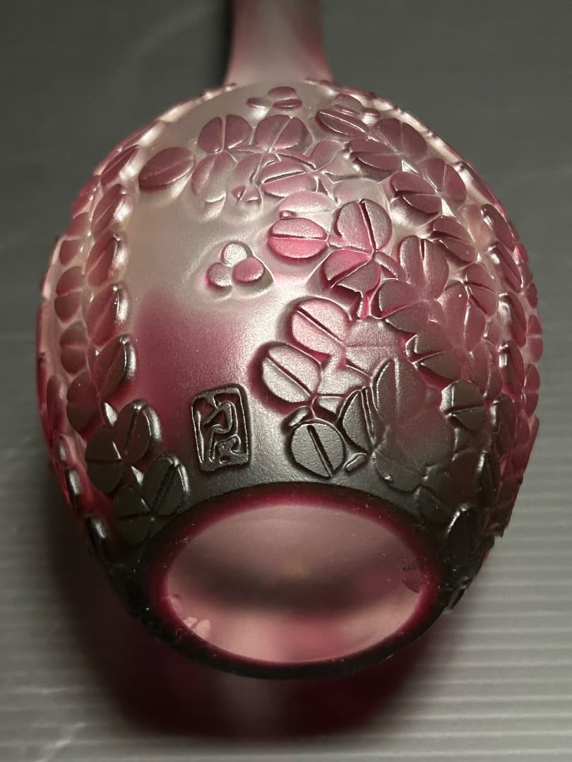 サンドブラスト加工によるガラスの花生け