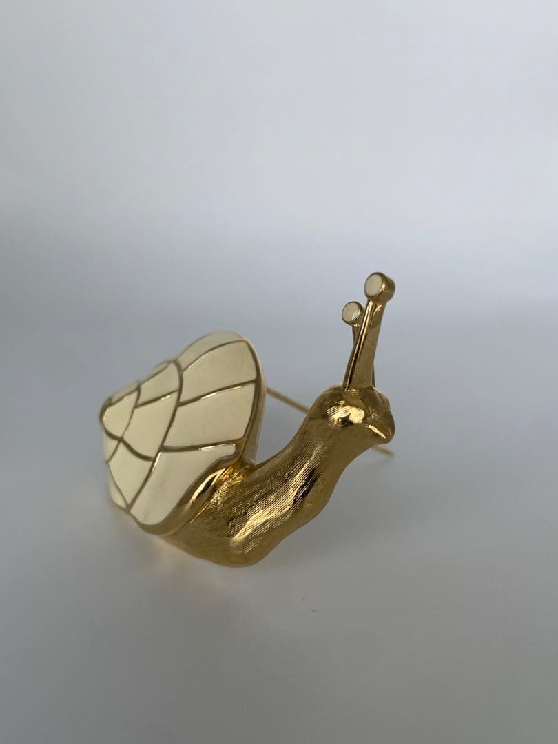 lotuscloud 2522⭐️TRIFARI トリファリヴィンテージブローチ