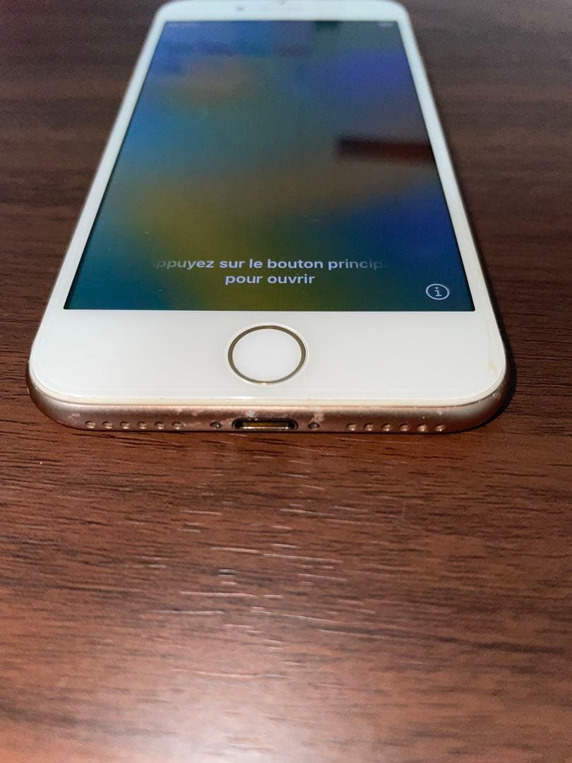 Apple iPhone 8 本体　SIMフリー