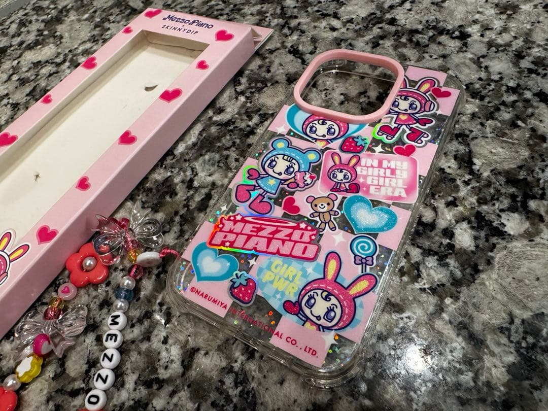 SKINNYDIP メゾピアノ　iPhone15proケース&ストラップ