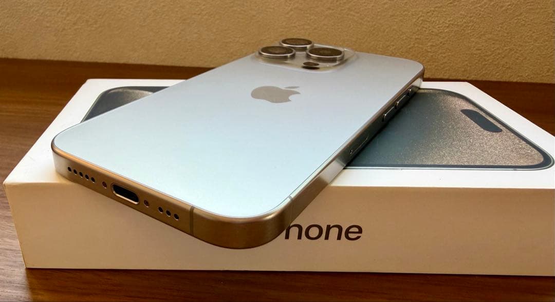 iPhone 15 Pro 256 GB SIMフリー