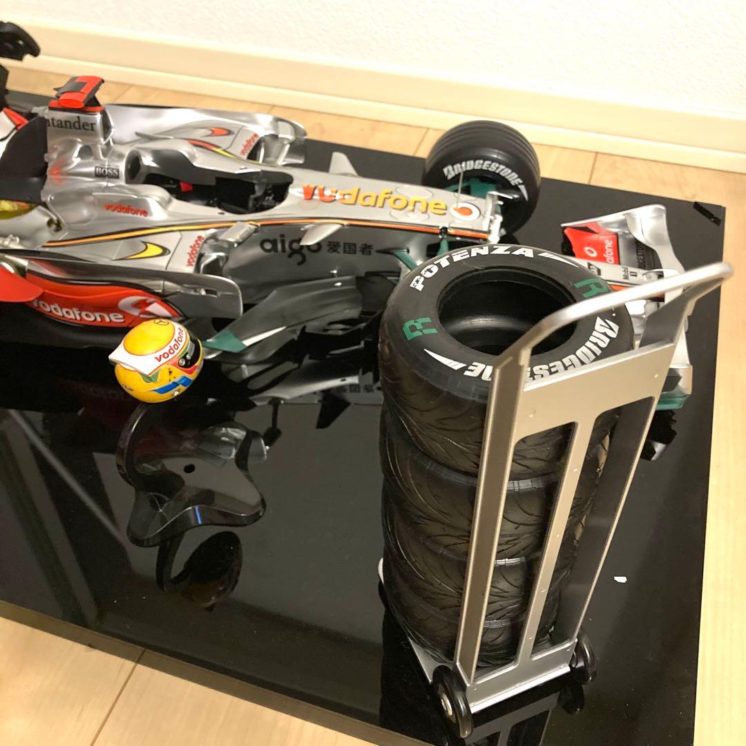 1/8 マクラーレンMP4-23 ハミルトン ディアゴスティーニ フィギュア付き