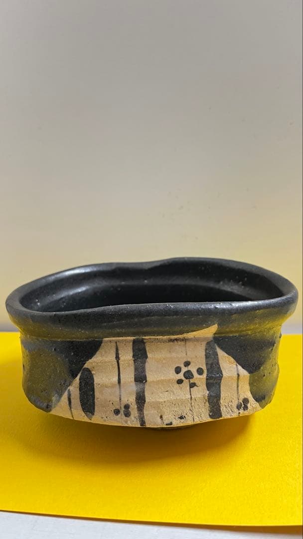瀬戸黒沓織部茶碗桐箱入 作者不詳　値下げしました。