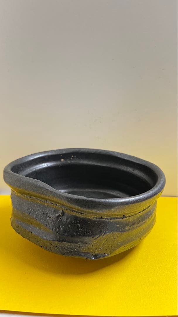 瀬戸黒沓織部茶碗桐箱入 作者不詳　値下げしました。