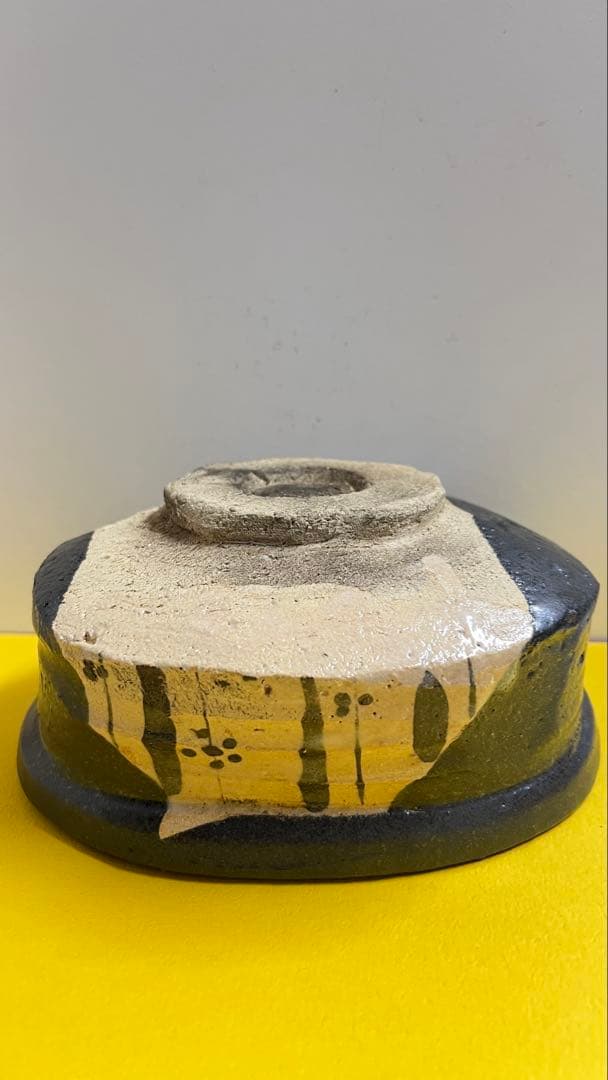 瀬戸黒沓織部茶碗桐箱入 作者不詳　値下げしました。