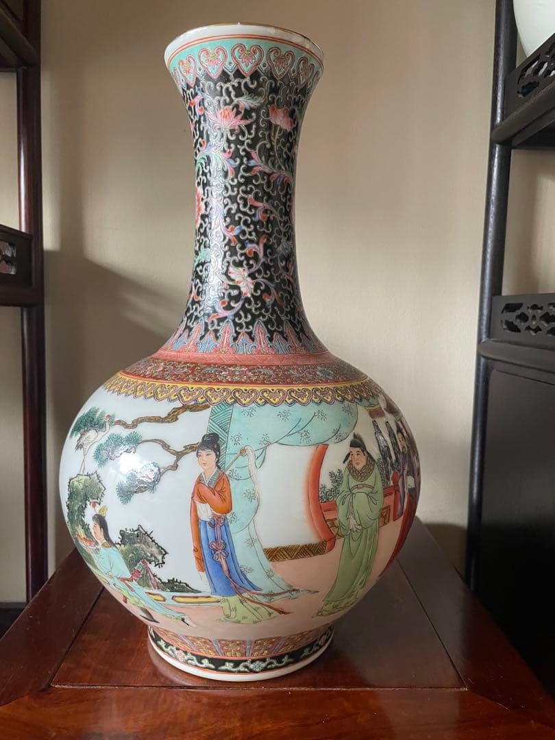 中国清代乾隆年制人物天球花瓶 古董品 年代物