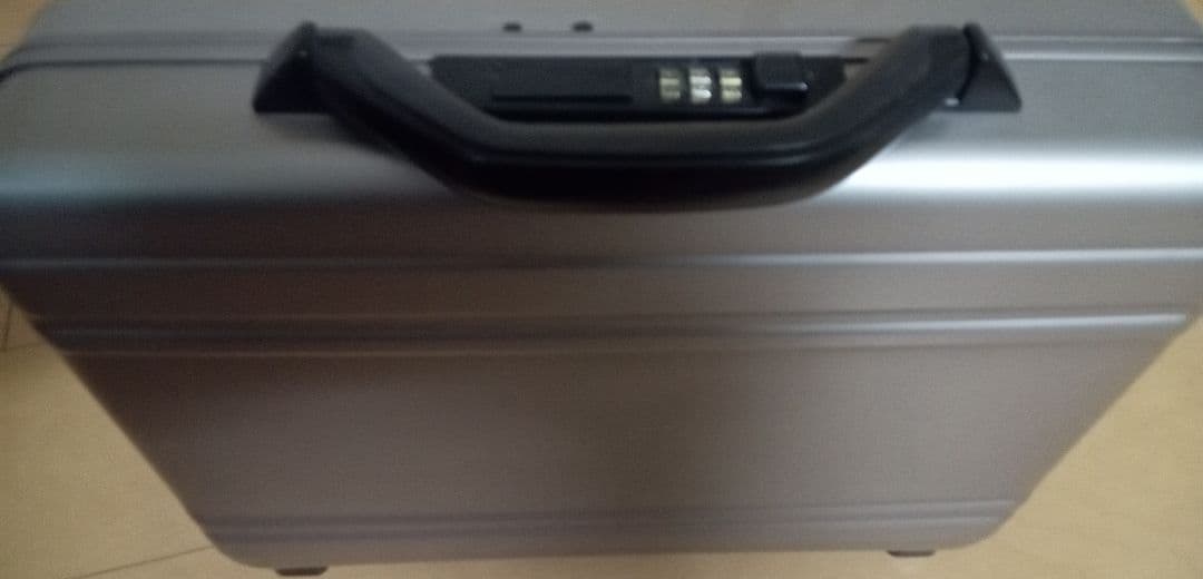 ZOOM TM-01 エフェクターセット　ハードケースに入れたまま発送します！