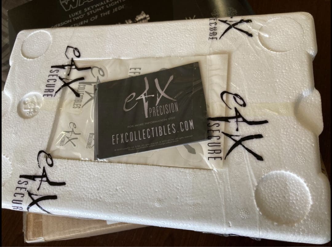 efx社　ルーク・スカイウォーカー EP6版V2スタントライトセーバー（樹脂製）