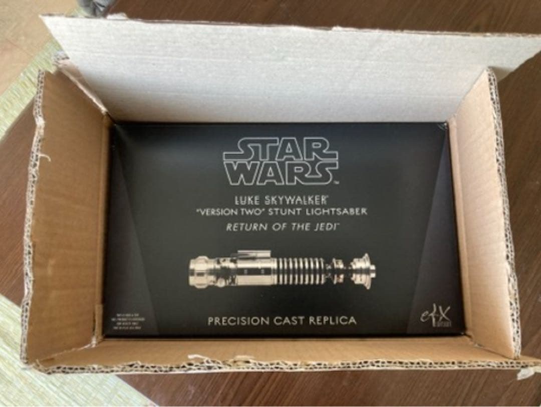 efx社　ルーク・スカイウォーカー EP6版V2スタントライトセーバー（樹脂製）