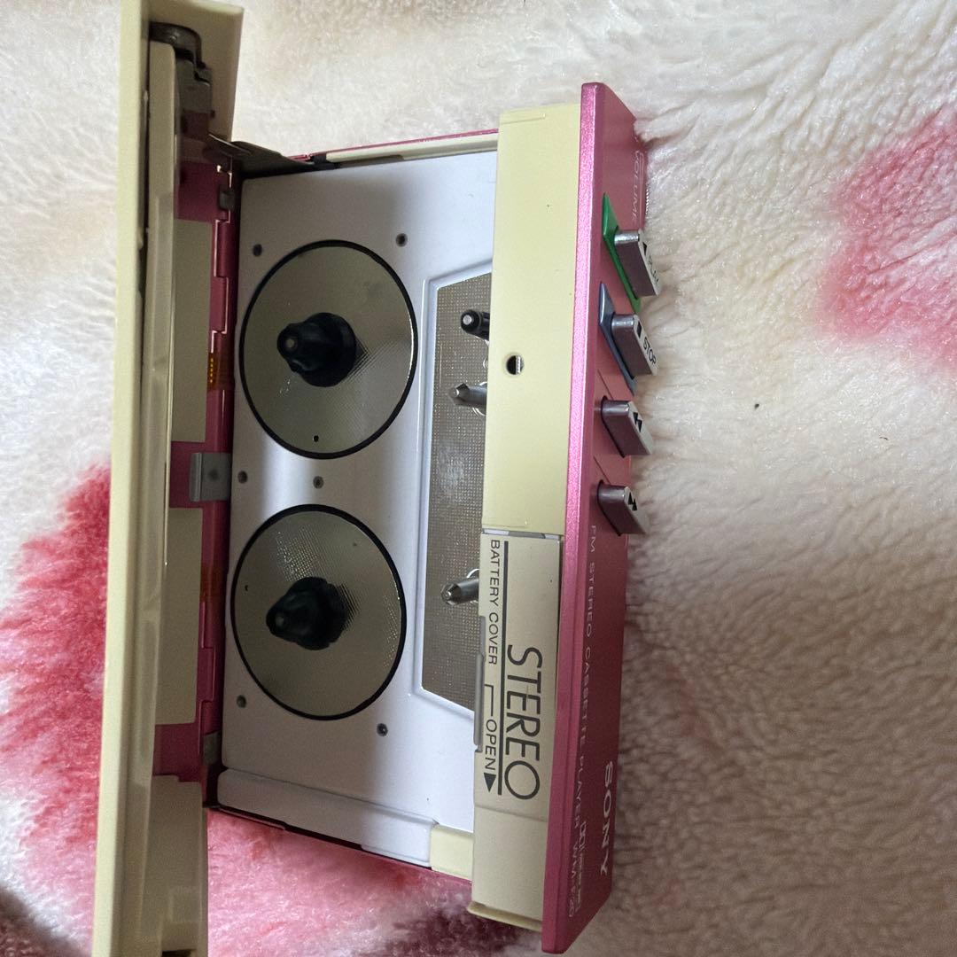 SONY カセットプレーヤー ピンク
