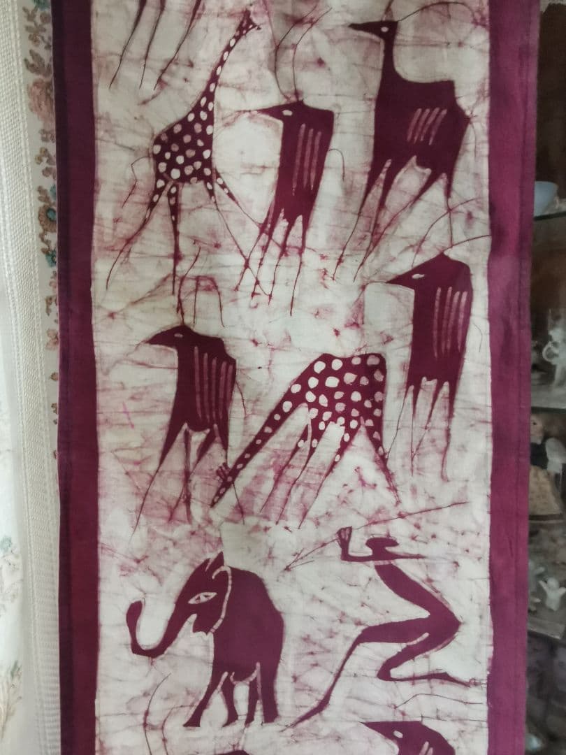 フランスアンティーク店購入バティック 洞窟装飾壁画 古代動物 蝋纈染タペストリー