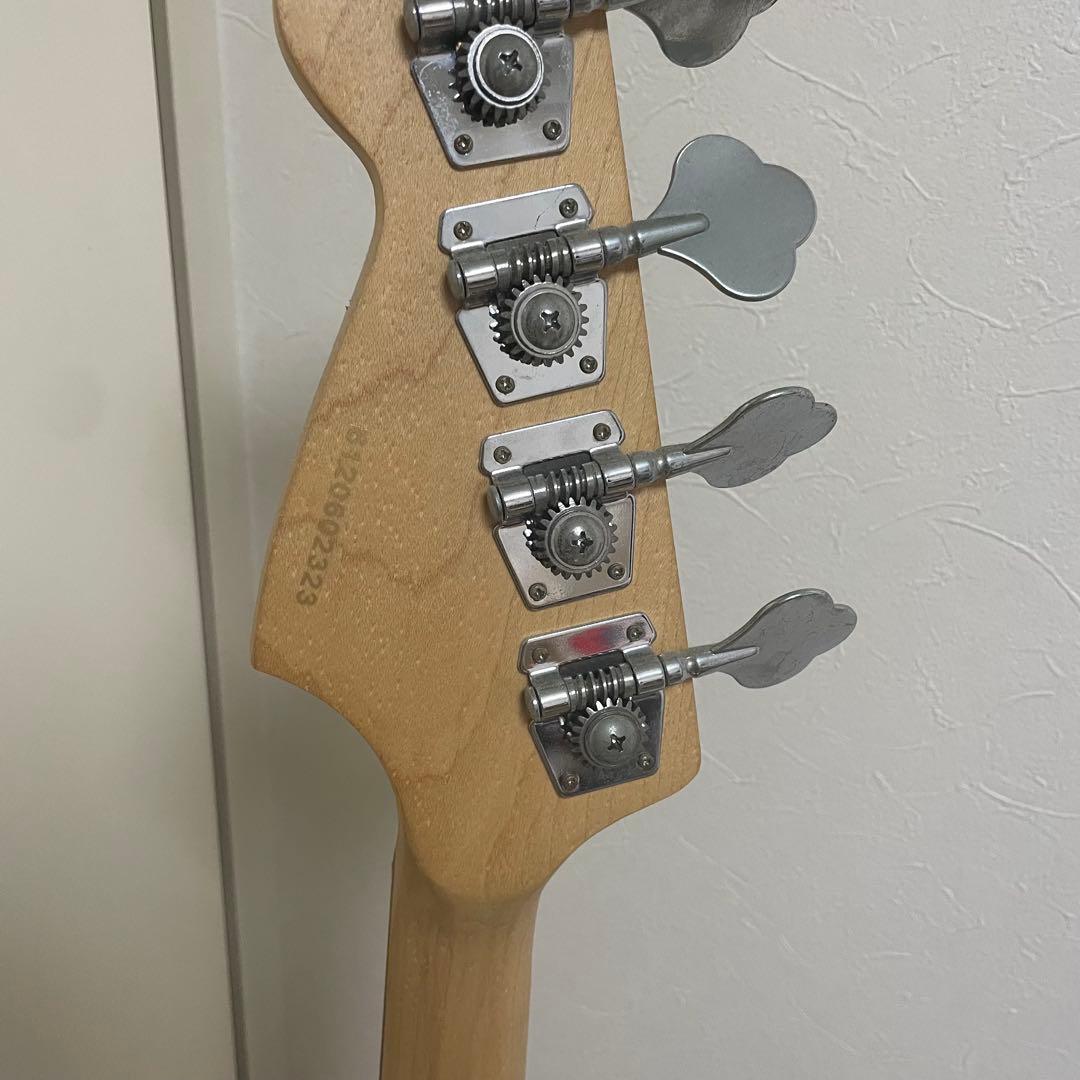 s*m様 メーカー不明　オレンジエレキベース 4弦