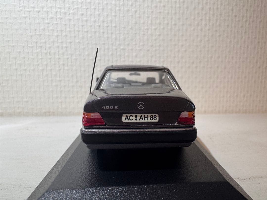 ミニカー MINICHAMPS Mercedes 400 E V8 1992
