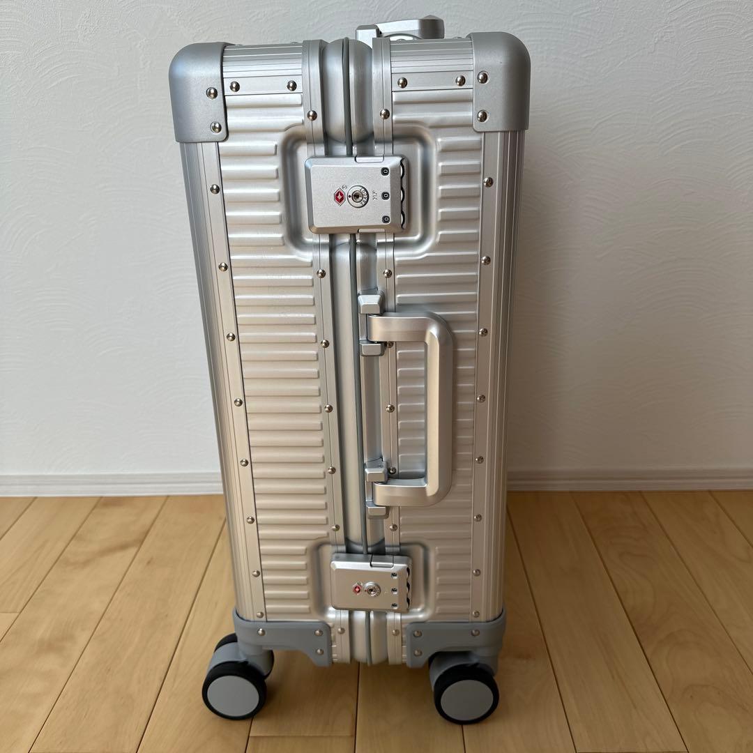 aucentic シルバー アルミニウム キャリーケース
