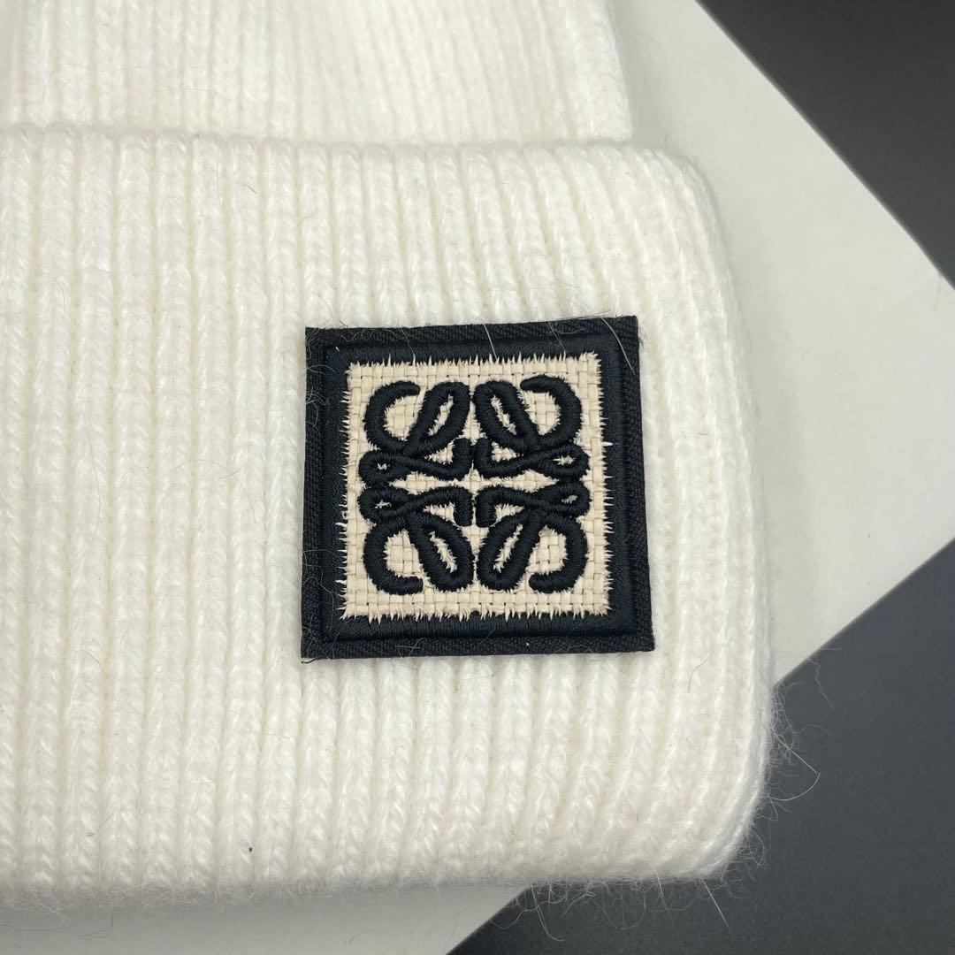 未使用★ロエベ　ニット帽　カシミヤ混　ロゴ　レディース　ホワイト