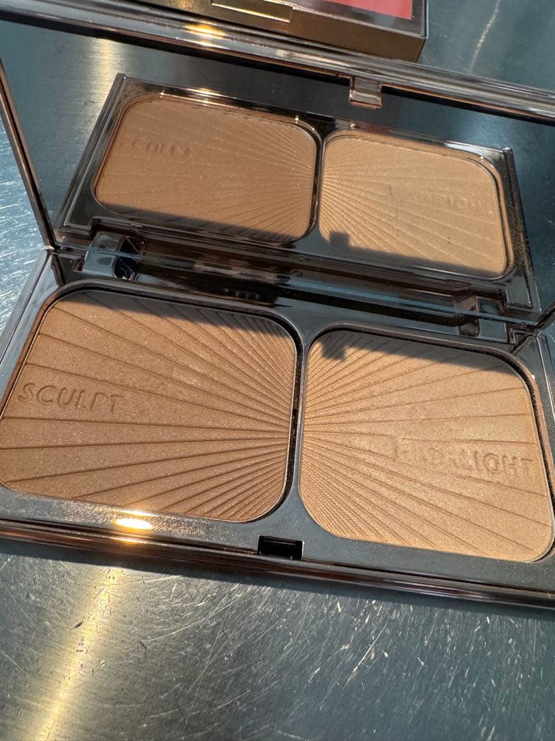 複数ブランドのパウダーチークとハイライトセット