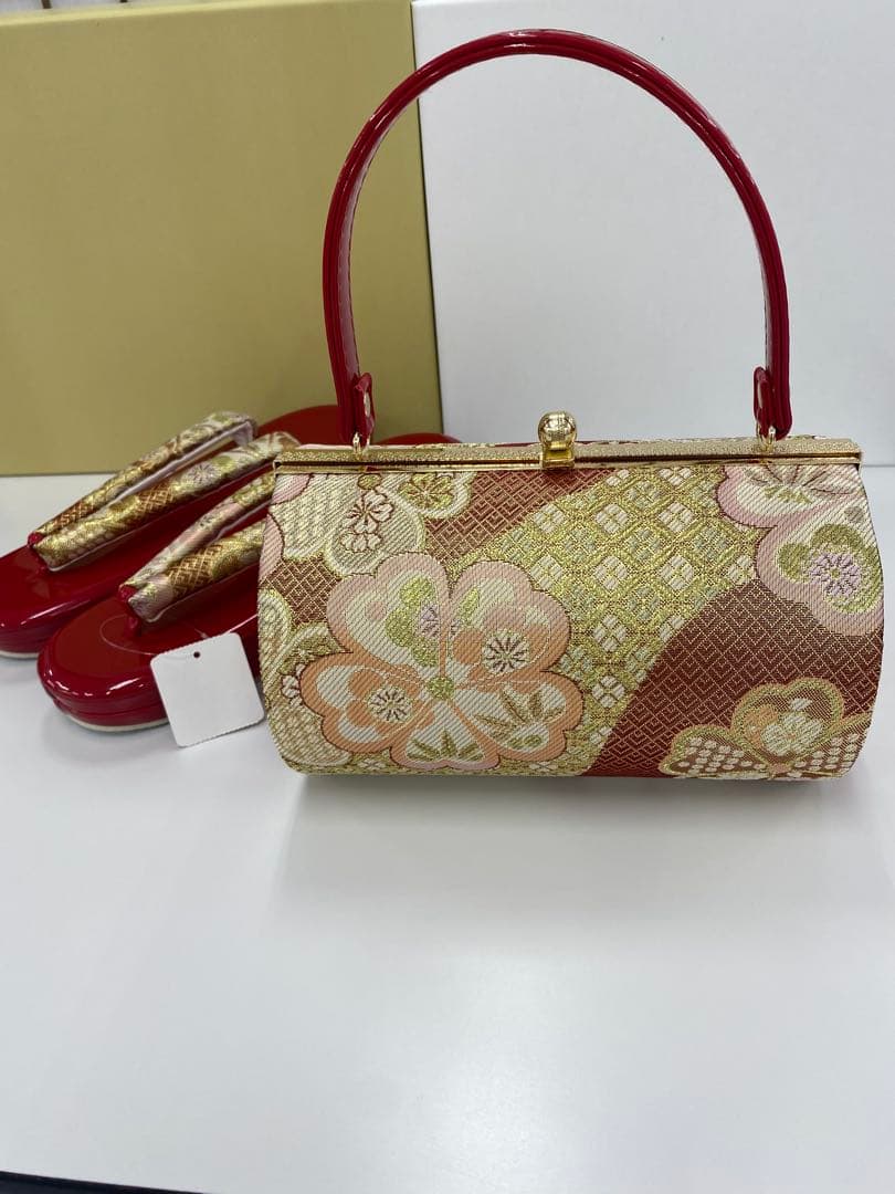 和装用バッグ 赤と金 花柄 草履付き