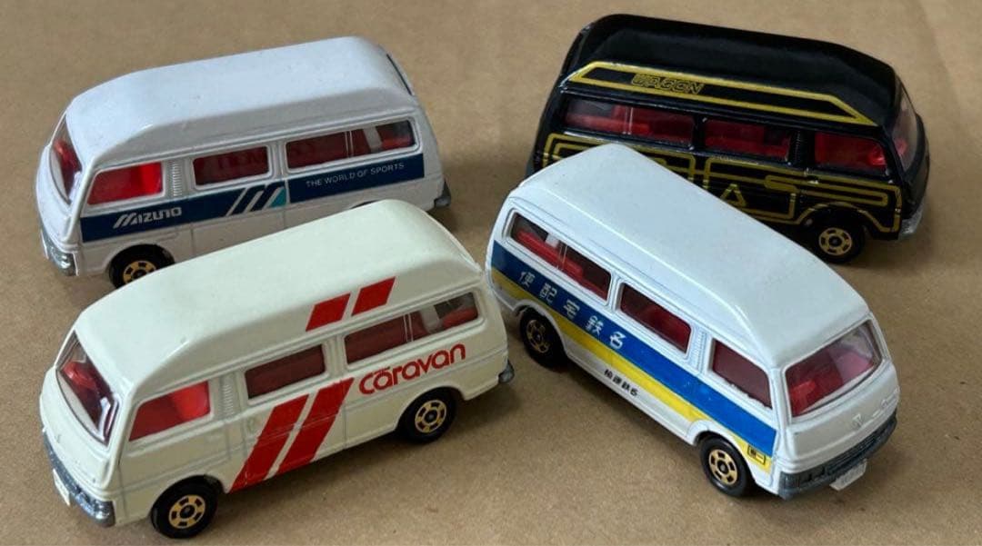 トミカ ニッサン キャラバン 4台セット