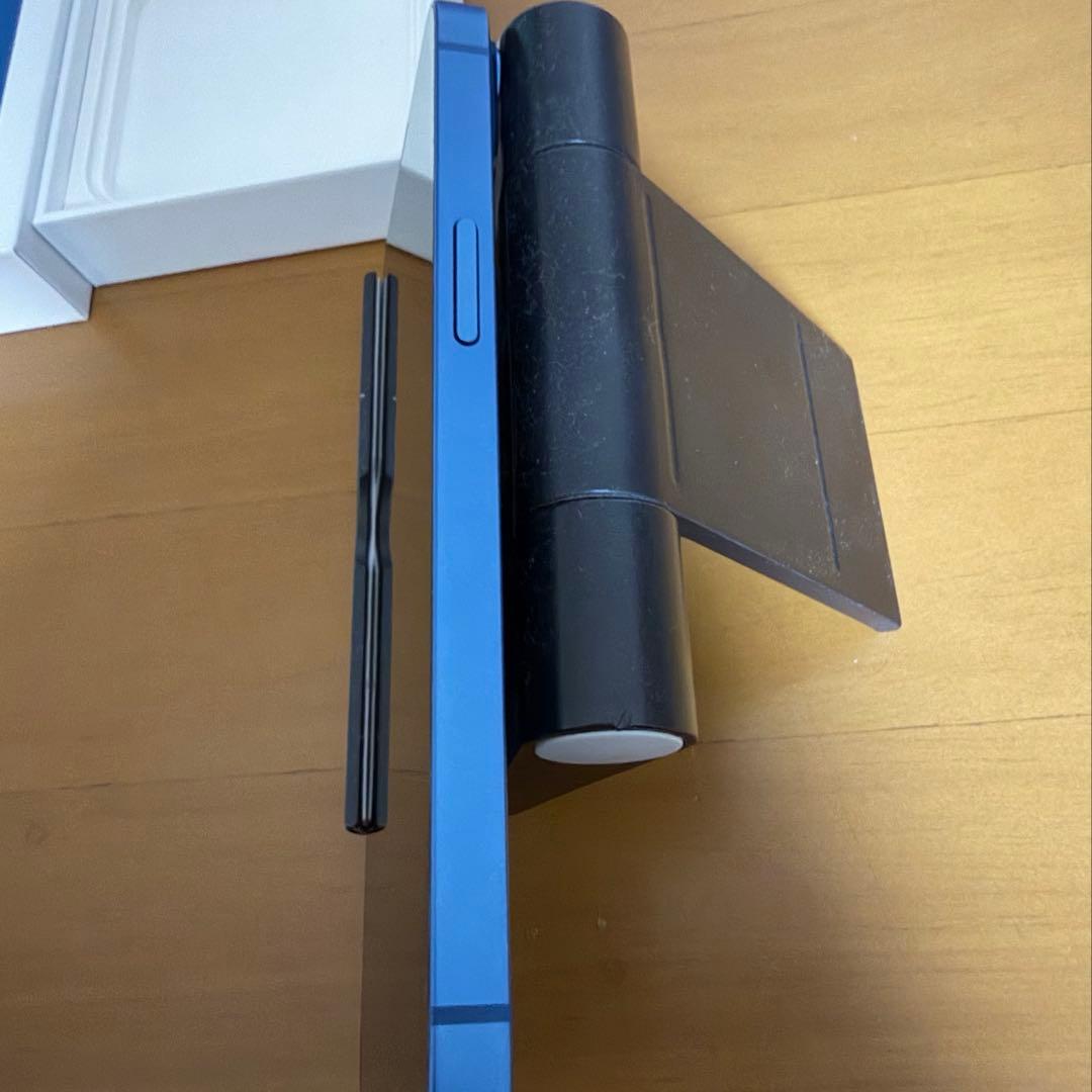 Apple iPhone 13 ブルー 本体　256GB 美品　箱、ケーブル付き