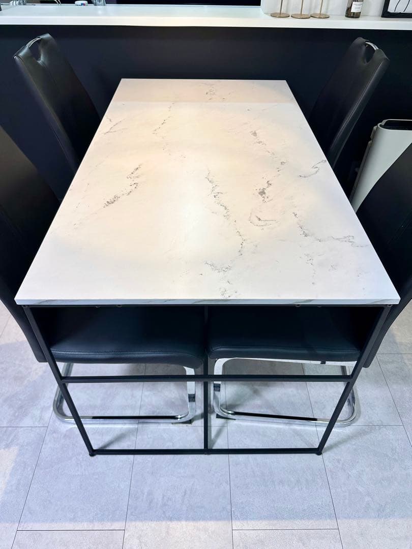 LOWYA 大理石柄ダイニングテーブル　140センチ