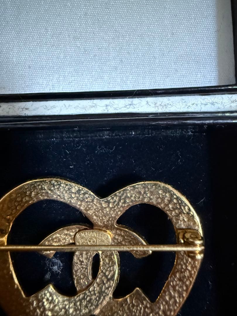 CHANEL ビンテージハート型ブローチ 金色