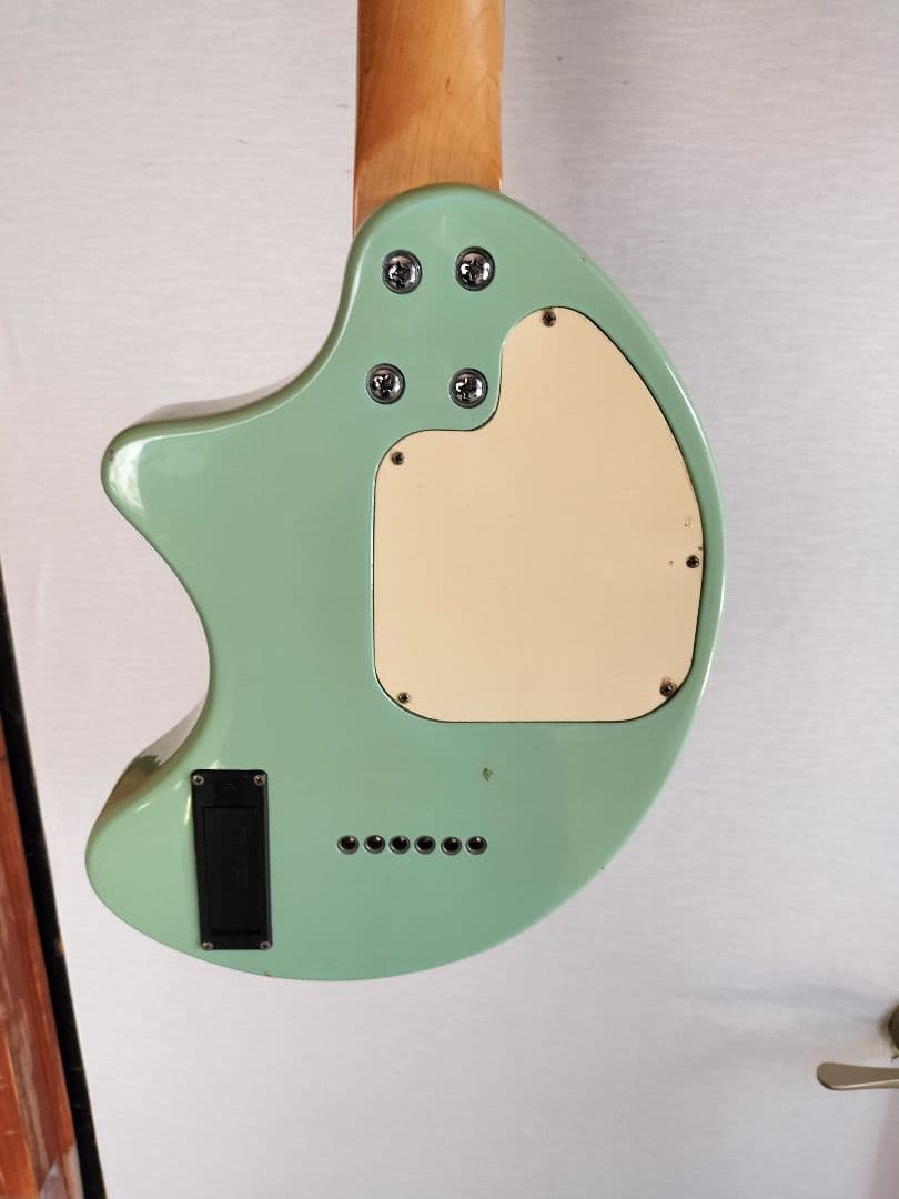 FERNANDES ZO−3 アンプ内蔵ギター