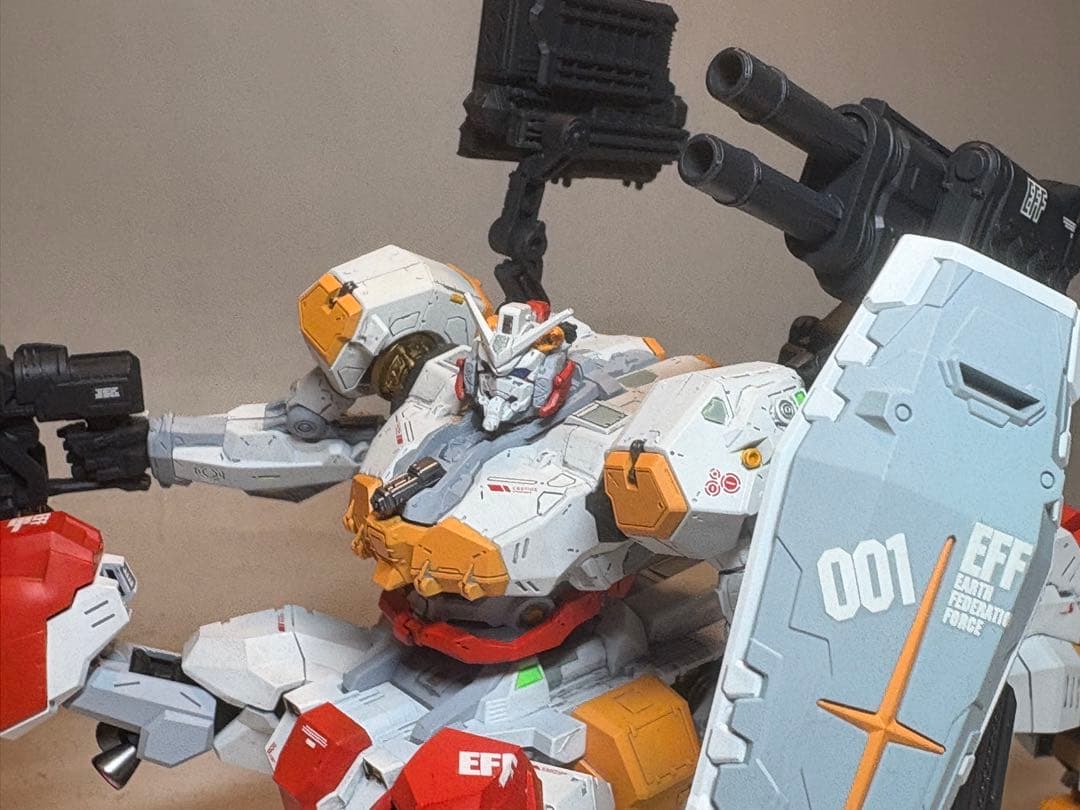 HG 赤いガンダム 完成品 ガンプラ