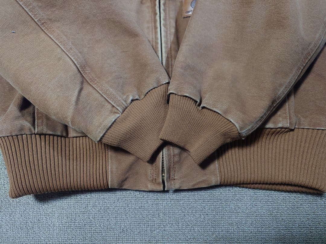 Carhartt　アクティブジャケット　Sサイズ　ブラウン